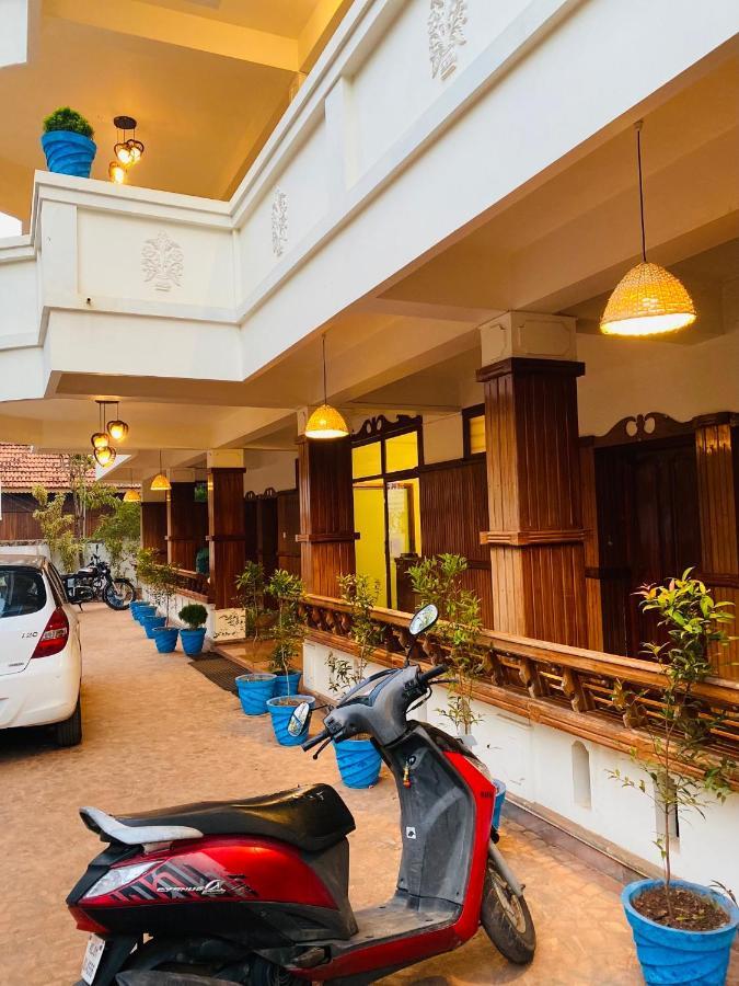 Hellovarkala Beach Resort Exterior photo